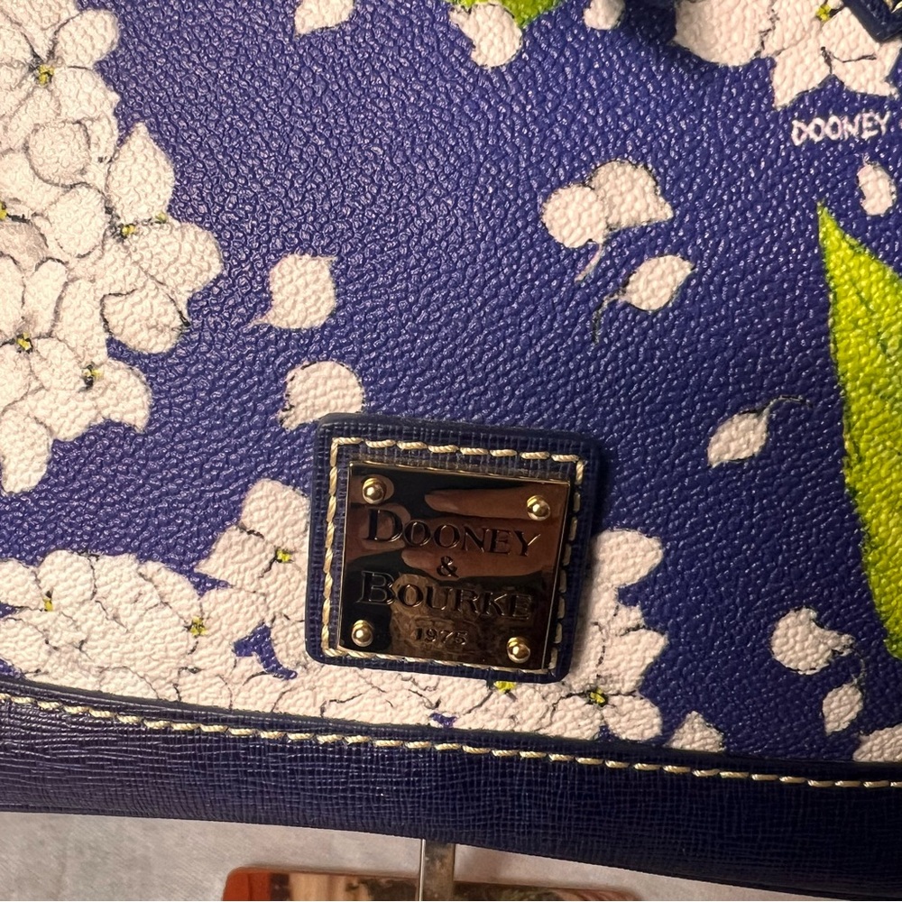 Dooney & Bourke Hydrangea Monogram Bitsy Bag in white and marine blue - Picture 16 of 17